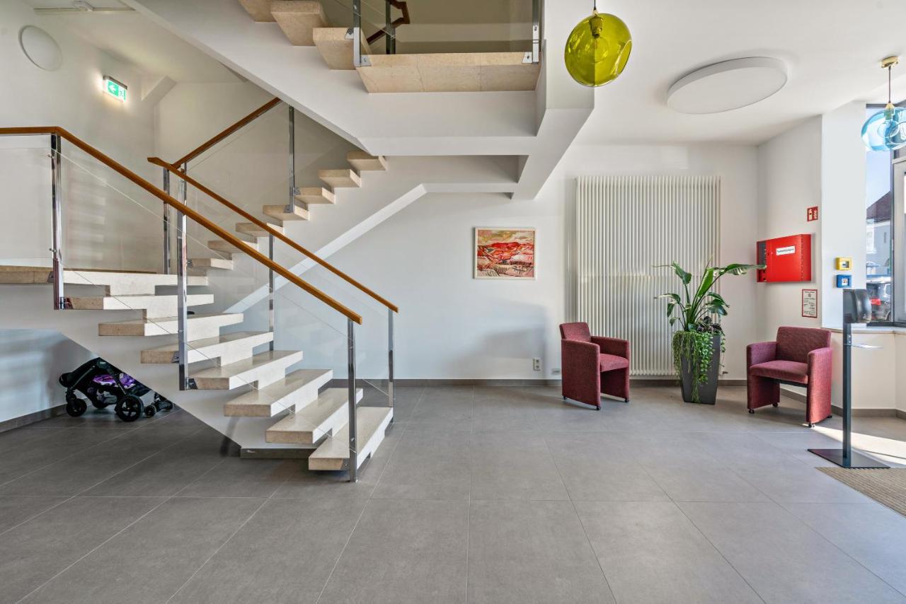 Huber Living Basic 106 Apartment Germering Bagian luar foto