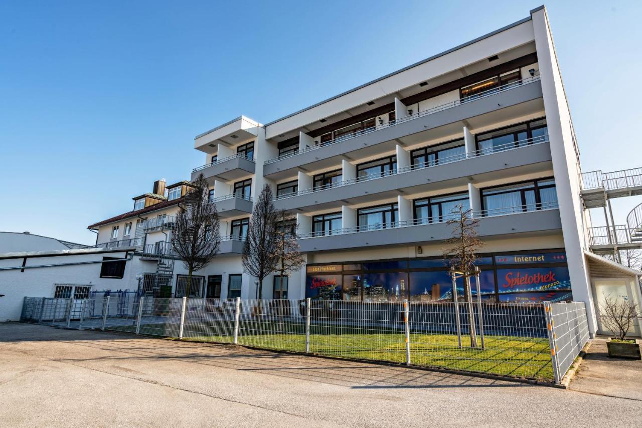 Huber Living Basic 106 Apartment Germering Bagian luar foto